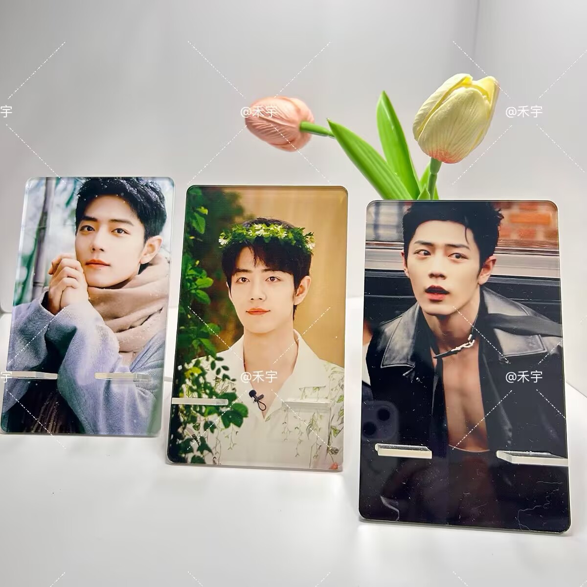 Phone Accessories In China - シャオ・ザンの携帯電話スタンド、クリエイティブなアクリル製の人型スタンディングサイン、怠け者のテレビシリーズ視聴ツール、スター